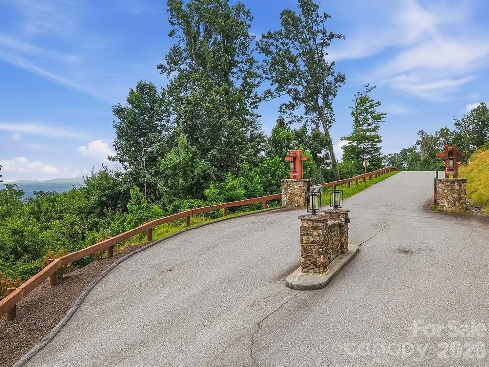 21 Marble Heights Trail Hendersonville, NC 28791