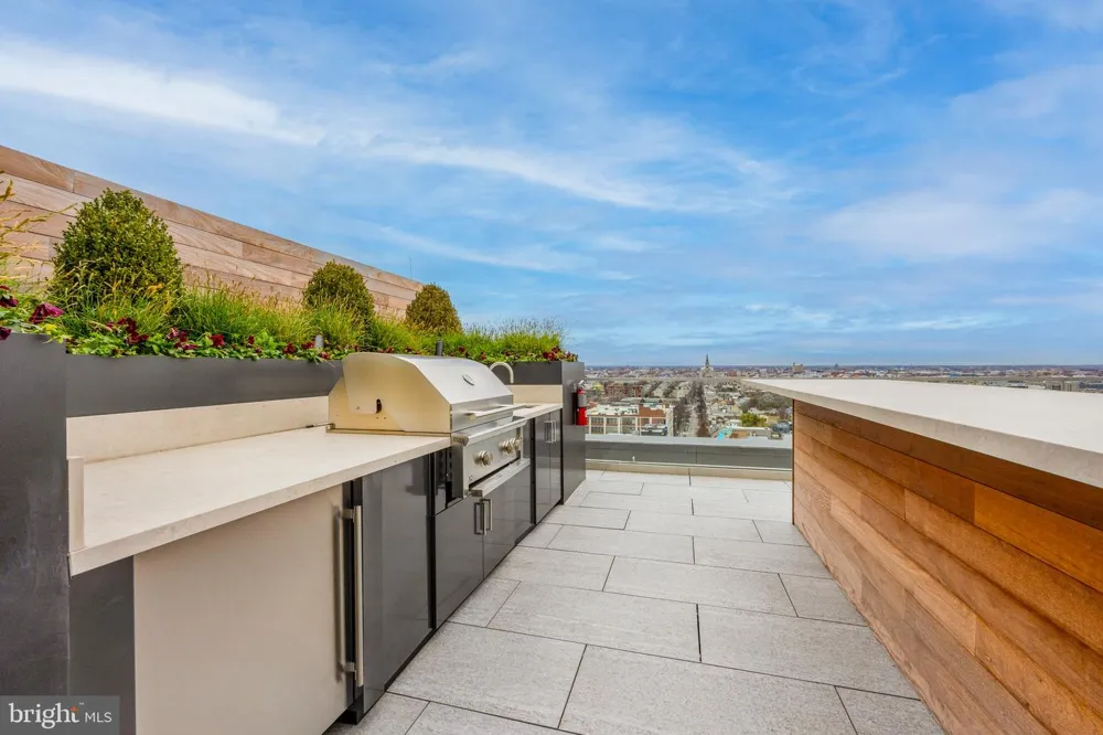 569 N 5TH STREET #610 Philadelphia, PA 19123