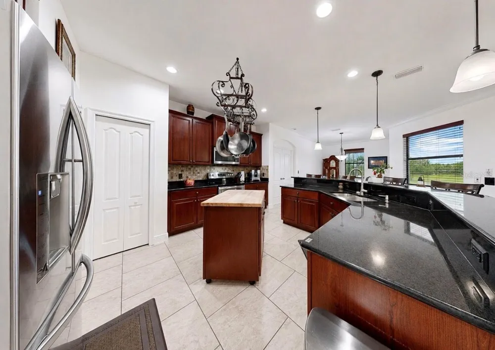 5335 SANDY SHELL DRIVE Apollo Beach, FL 33572