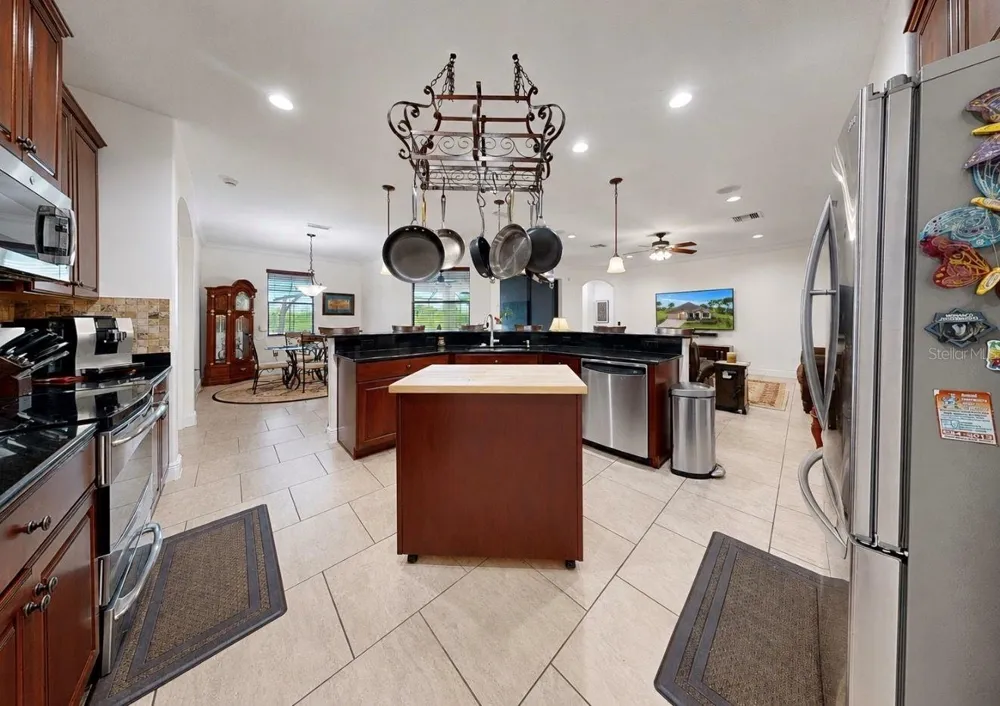 5335 SANDY SHELL DRIVE Apollo Beach, FL 33572