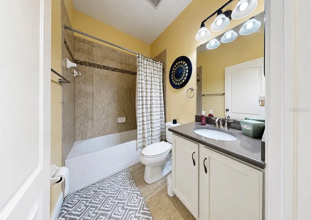 5335 SANDY SHELL DRIVE Apollo Beach, FL 33572