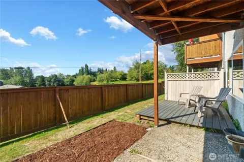 5807 Hendrickson #106