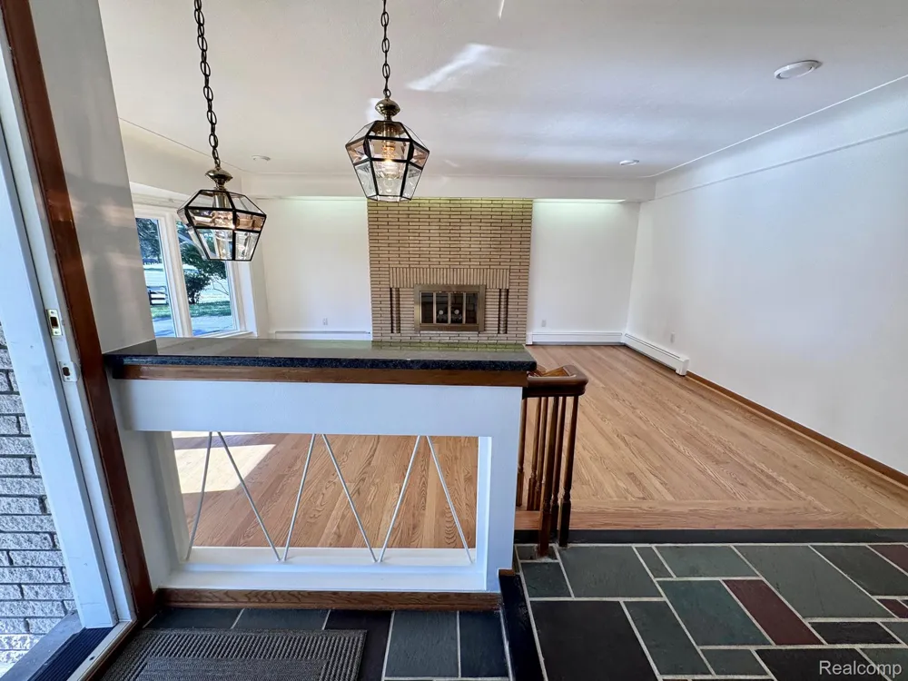 17 Avonwood Boulevard Rochester Hills City, MI 48309