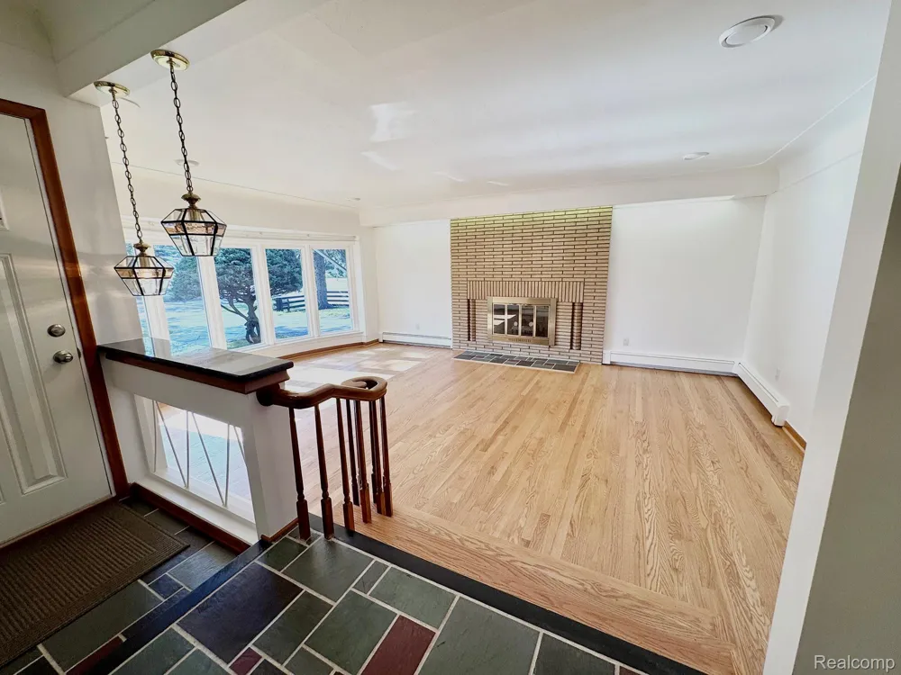 17 Avonwood Boulevard Rochester Hills City, MI 48309