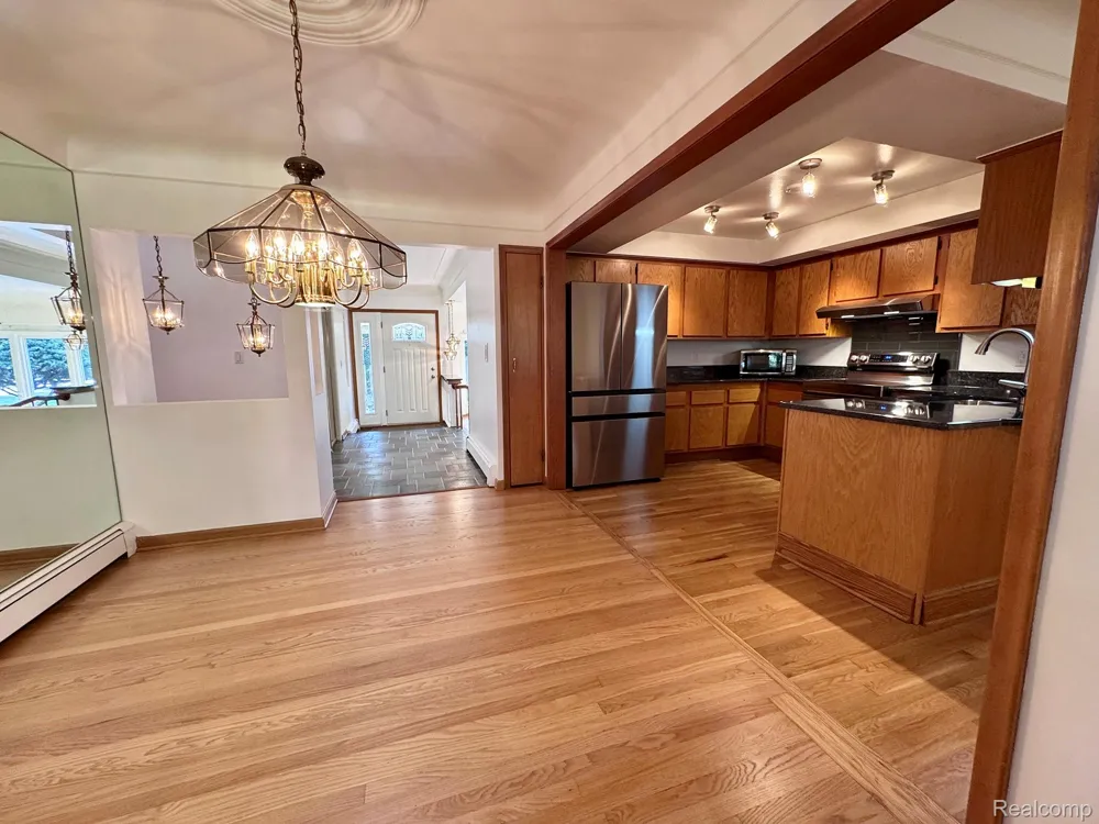 17 Avonwood Boulevard Rochester Hills City, MI 48309