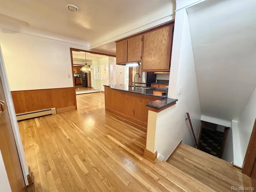 17 Avonwood Boulevard Rochester Hills City, MI 48309