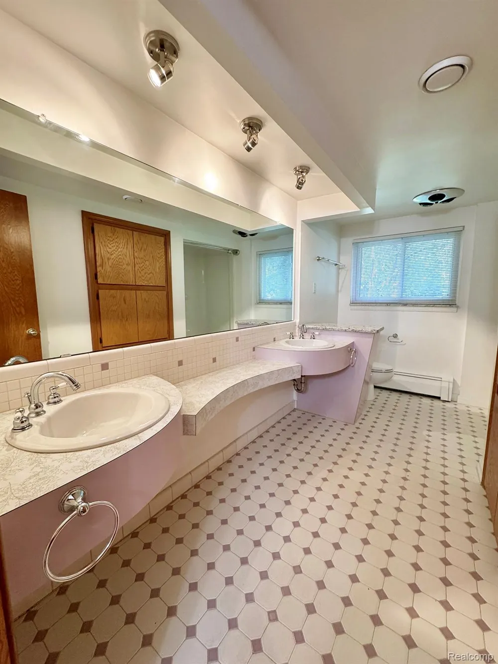 17 Avonwood Boulevard Rochester Hills City, MI 48309