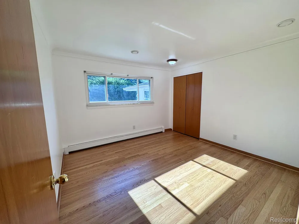 17 Avonwood Boulevard Rochester Hills City, MI 48309