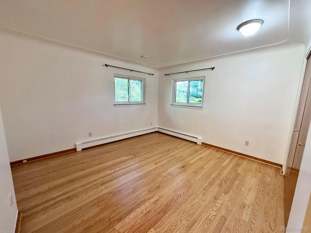 17 Avonwood Boulevard Rochester Hills City, MI 48309