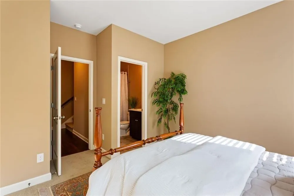 4087 Thorndale Lane Smyrna, GA 30080