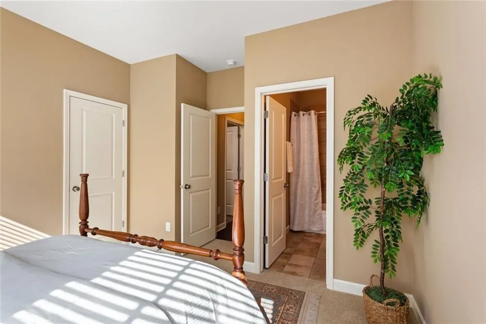 4087 Thorndale Lane Smyrna, GA 30080