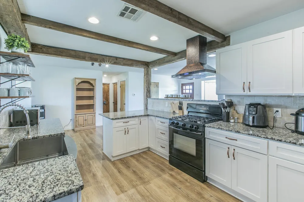 325 Grassy Way Elm Mott, TX 76640