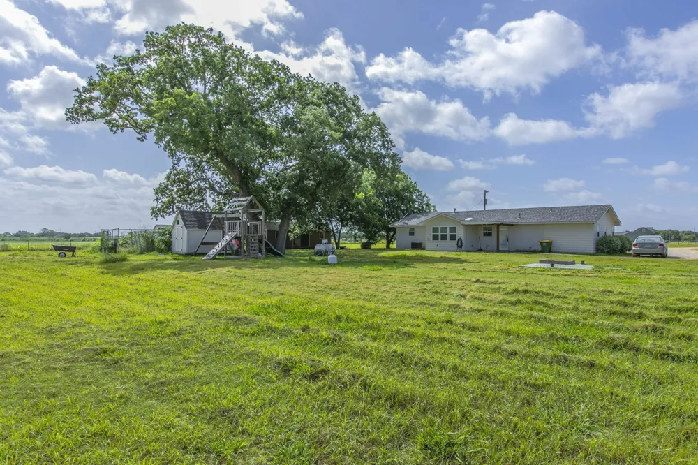 325 Grassy Way Elm Mott, TX 76640