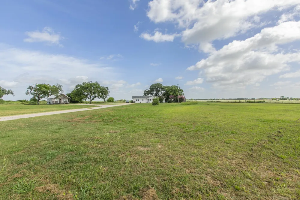 325 Grassy Way Elm Mott, TX 76640
