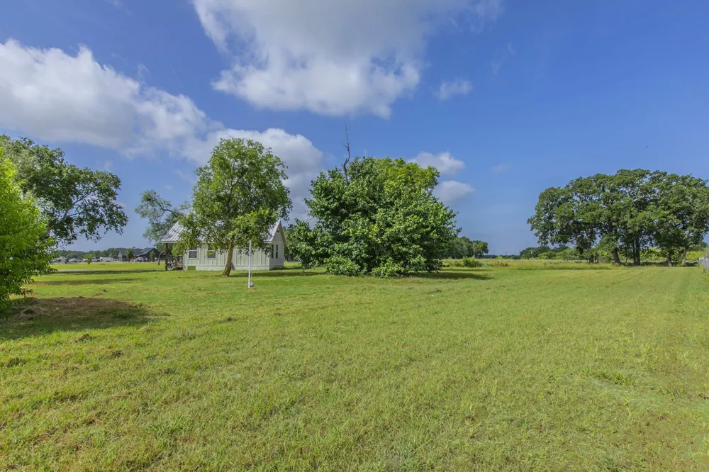 325 Grassy Way Elm Mott, TX 76640