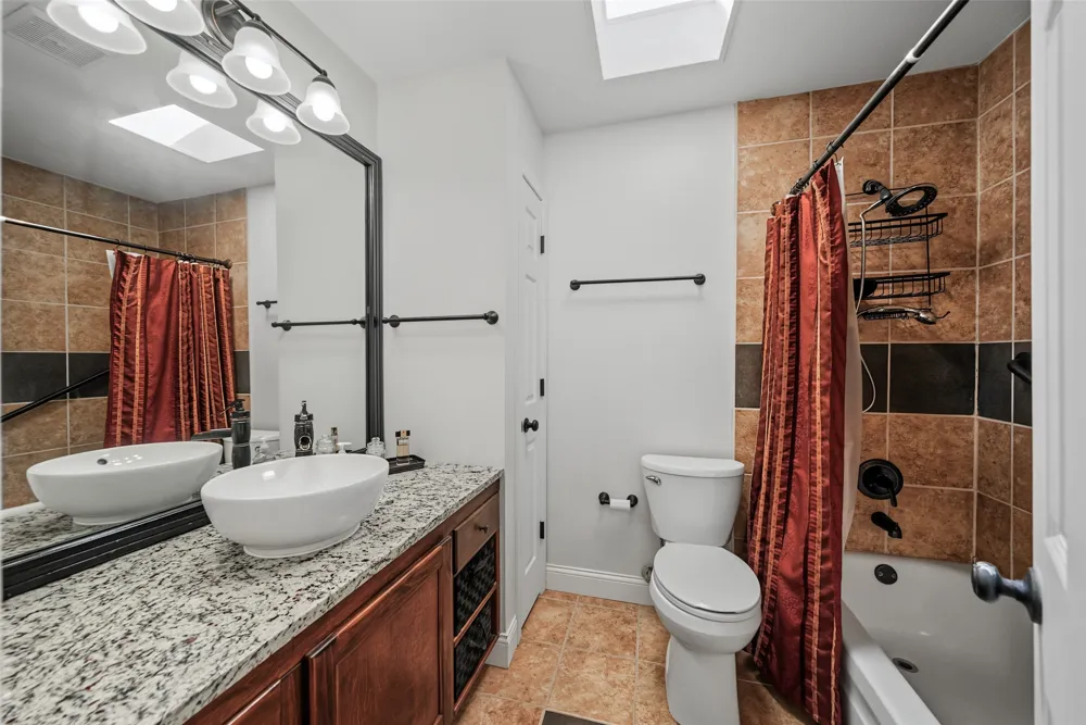 23 Park Lane Bedford, TX 76021