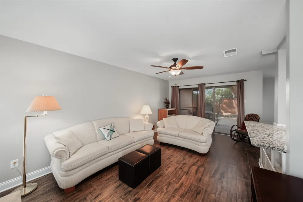 23 Park Lane Bedford, TX 76021