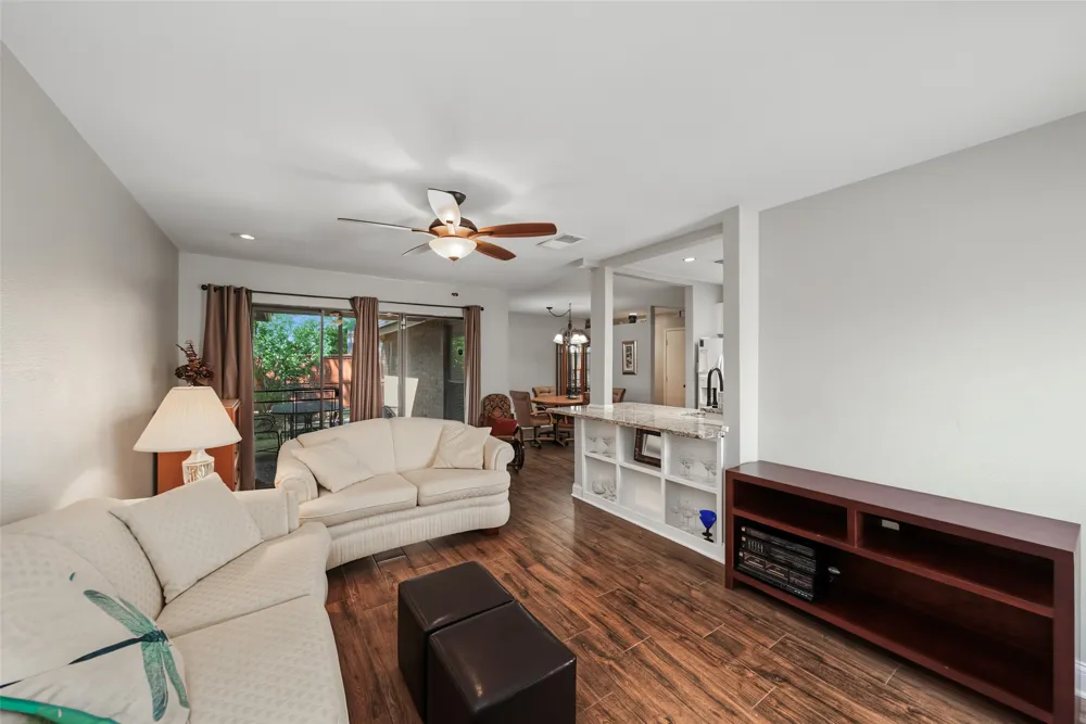 23 Park Lane Bedford, TX 76021