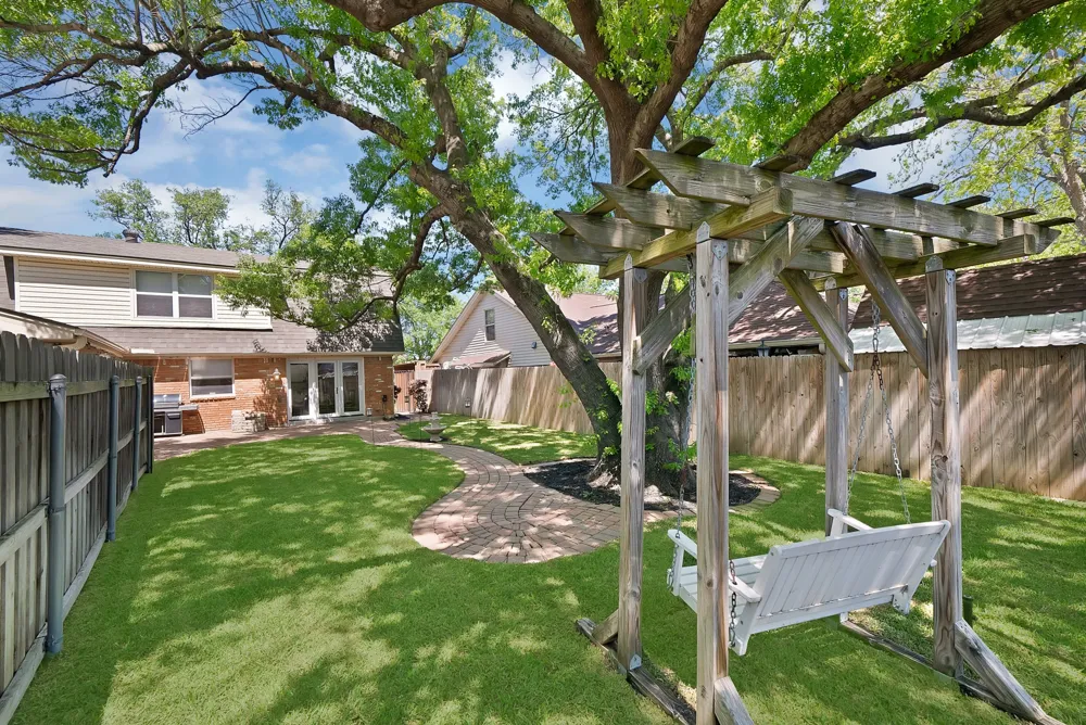 1427 Stagecoach Drive Richardson, TX 75080