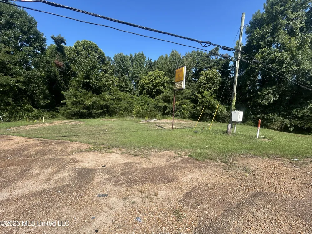 900 S Applegate Street Winona, MS 38967