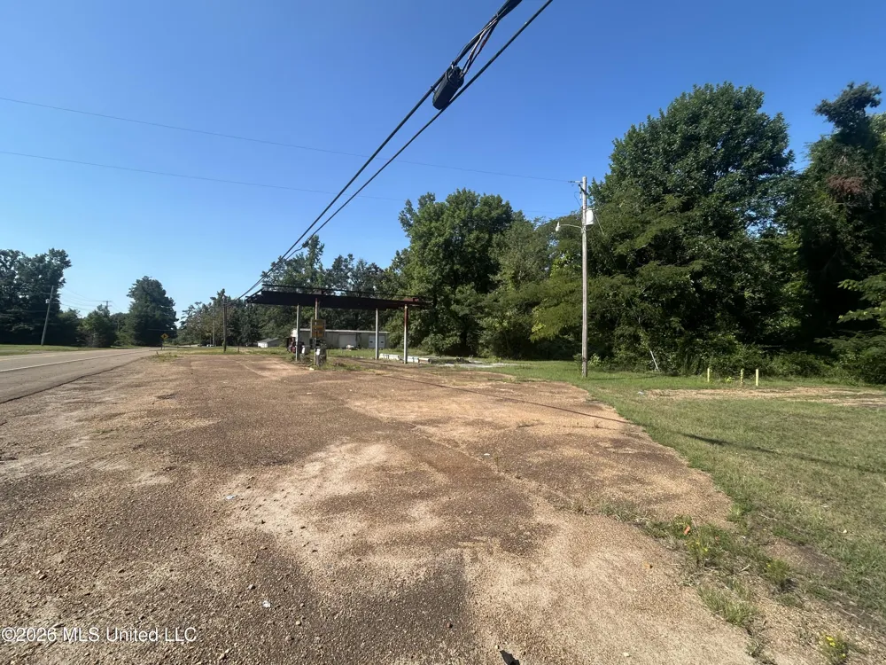 900 S Applegate Street Winona, MS 38967