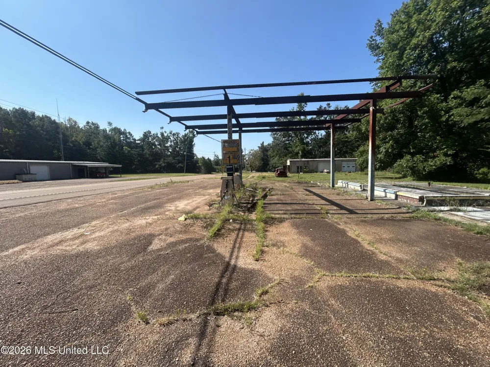 900 S Applegate Street Winona, MS 38967