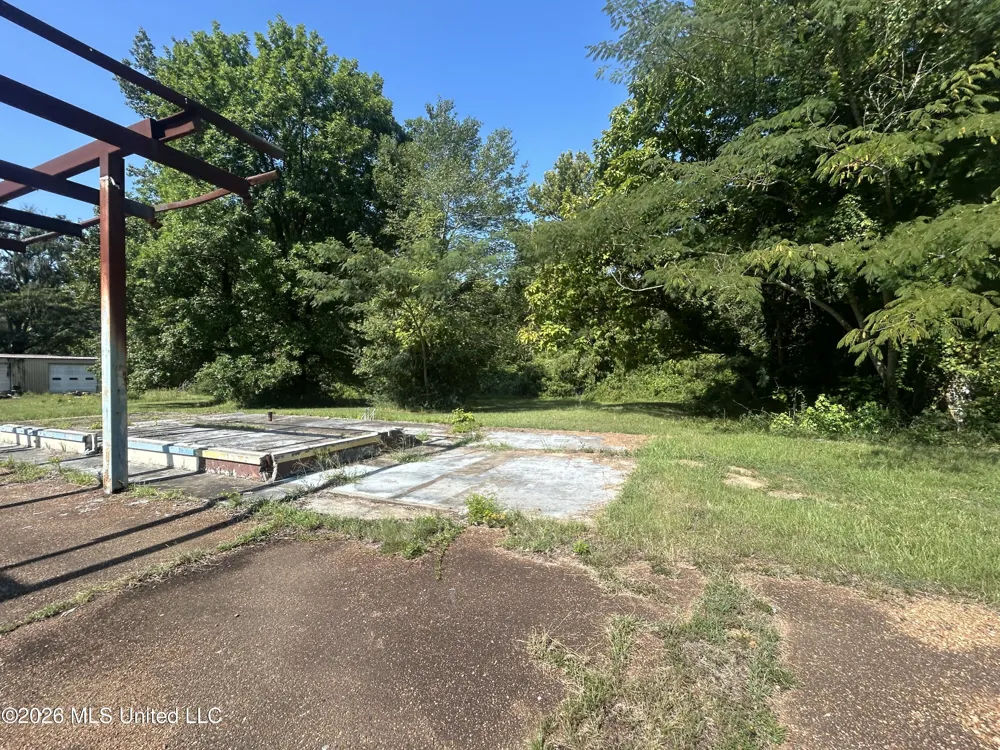 900 S Applegate Street Winona, MS 38967