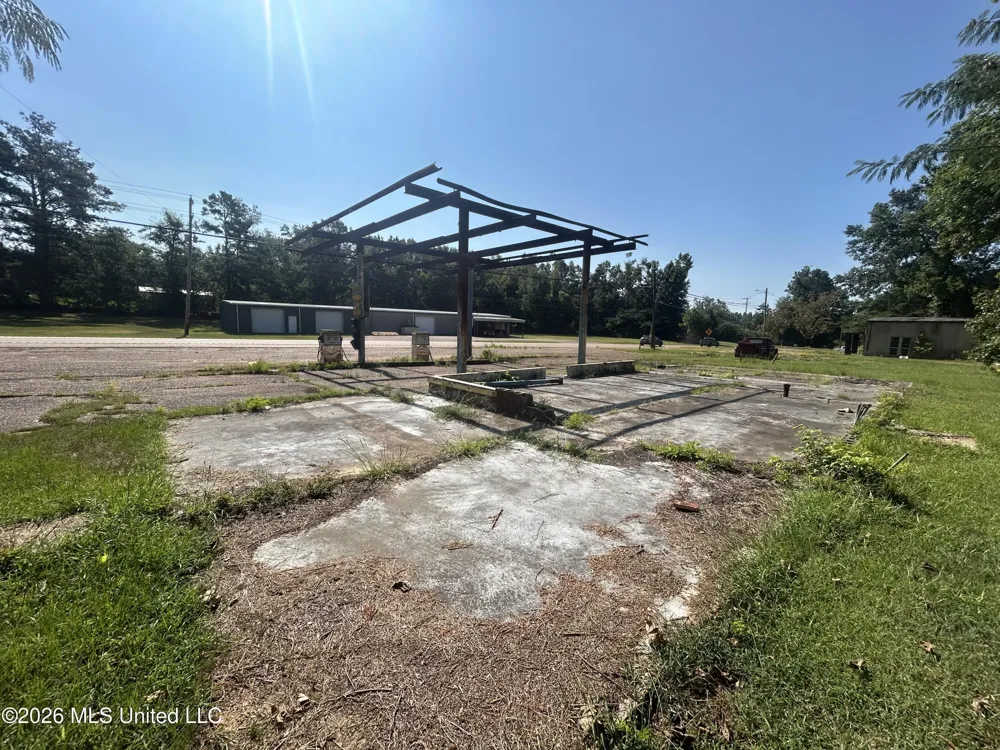 900 S Applegate Street Winona, MS 38967