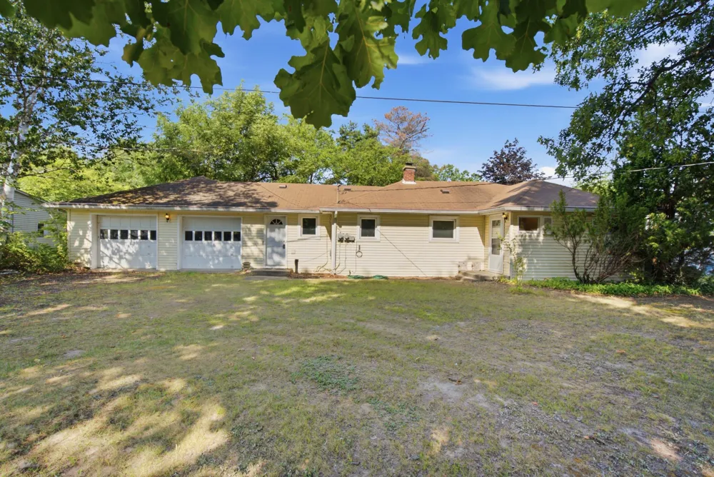 9835 Dexter-Pinckney Road Pinckney, MI 48169