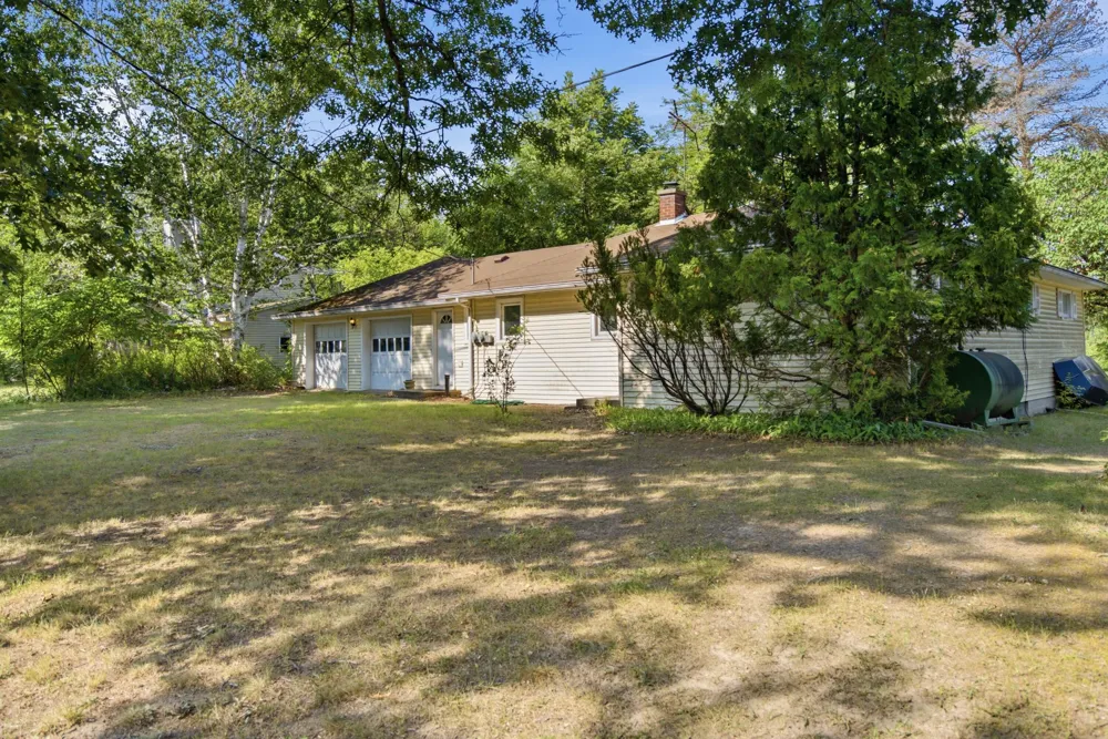 9835 Dexter-Pinckney Road Pinckney, MI 48169