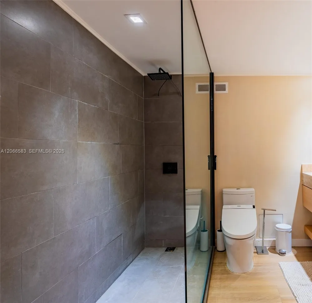 2301 Collins Ave #719 Miami Beach, FL 33139