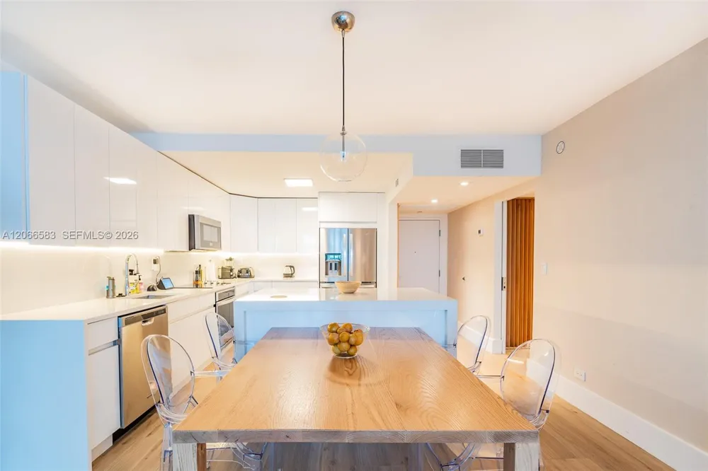 2301 Collins Ave #719 Miami Beach, FL 33139