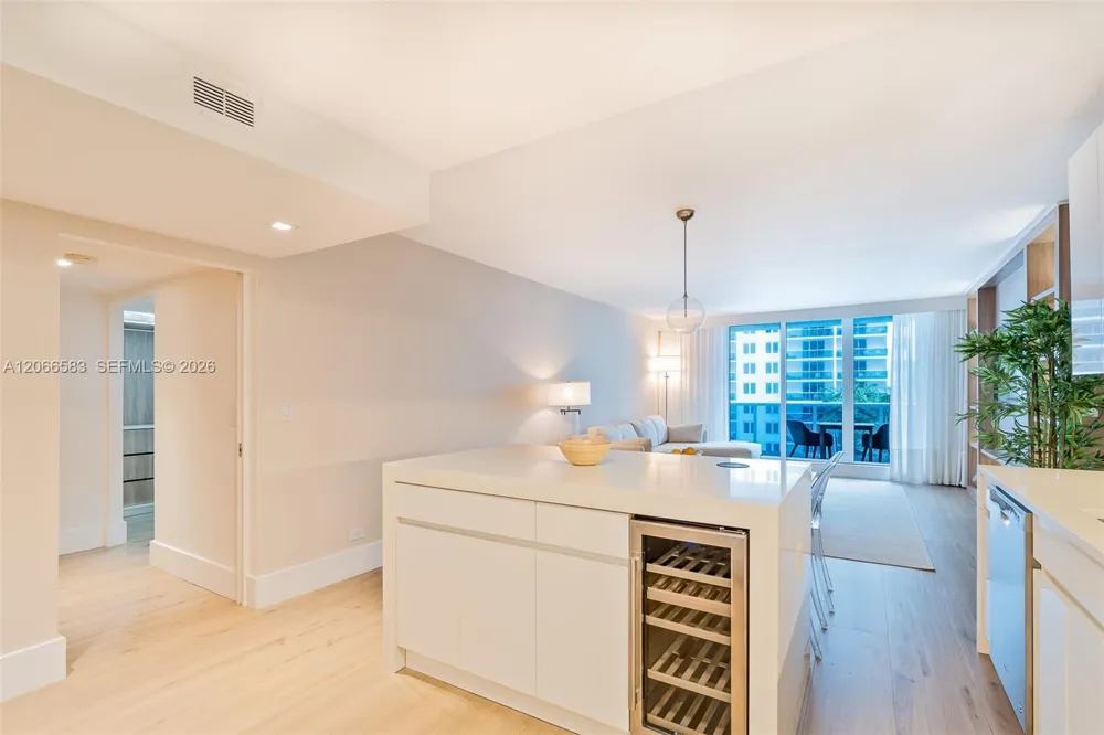 2301 Collins Ave #719 Miami Beach, FL 33139