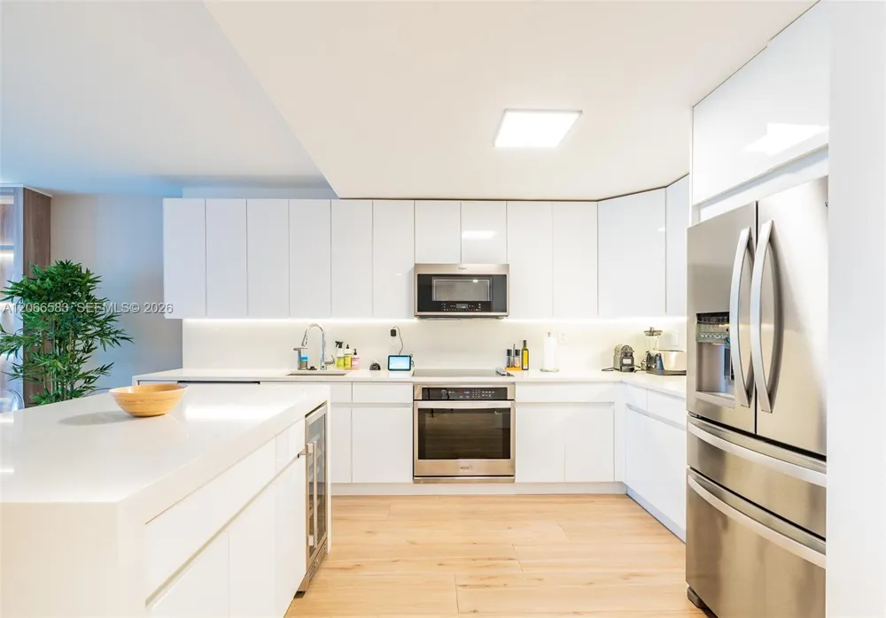 2301 Collins Ave #719 Miami Beach, FL 33139