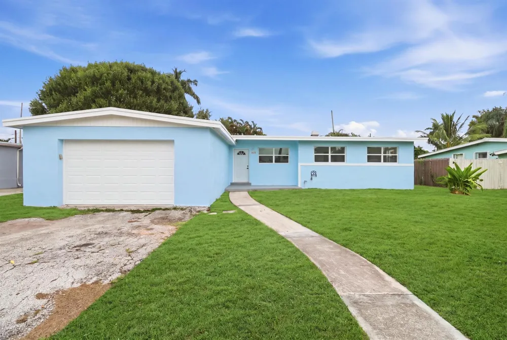 328 PONTE VEDRA ROAD Palm Springs, FL 33461