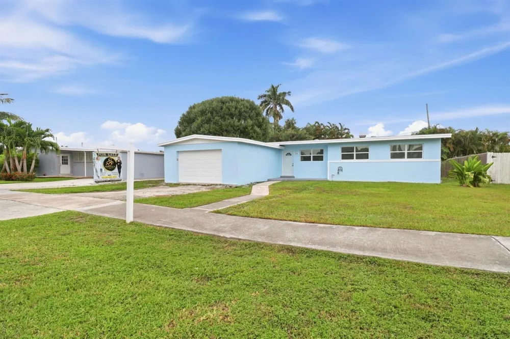 328 PONTE VEDRA ROAD Palm Springs, FL 33461