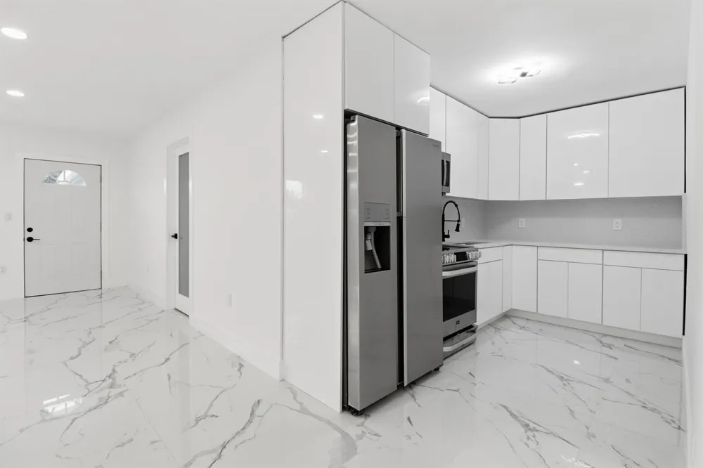 328 PONTE VEDRA ROAD Palm Springs, FL 33461