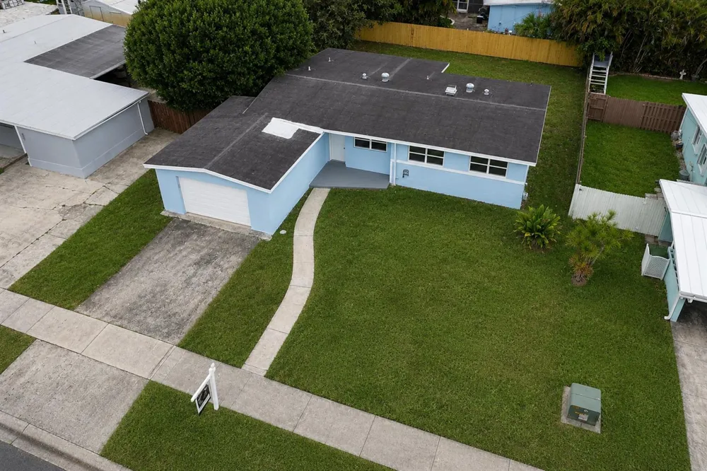 328 PONTE VEDRA ROAD Palm Springs, FL 33461
