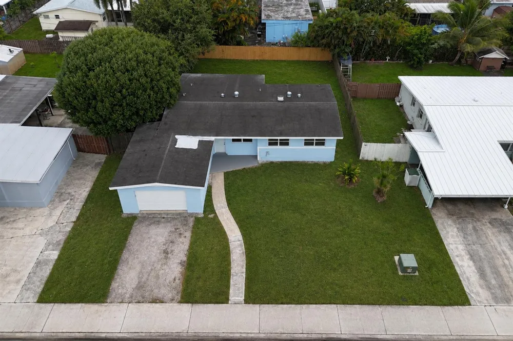 328 PONTE VEDRA ROAD Palm Springs, FL 33461