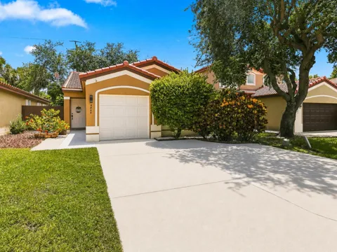 4344 NW 1st Street