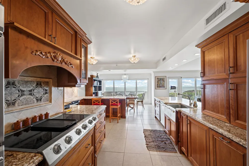 4301 Ocean 0706 Boulevard #A 706 Boca Raton, FL 33431