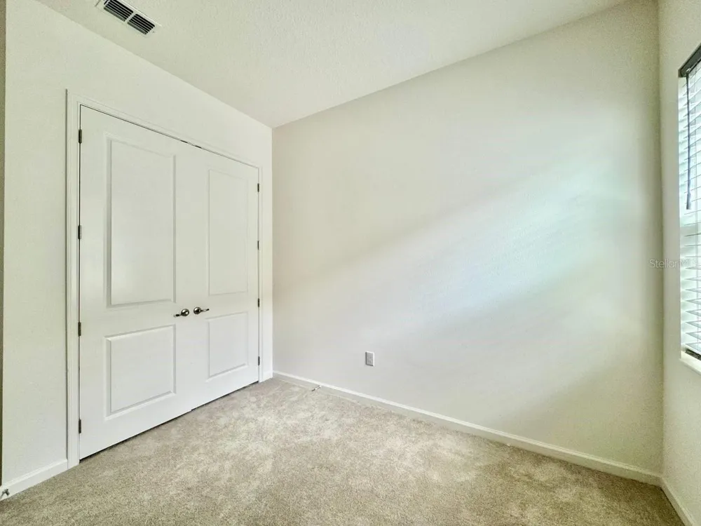 827 WINTERSIDE DRIVE Apollo Beach, FL 33572