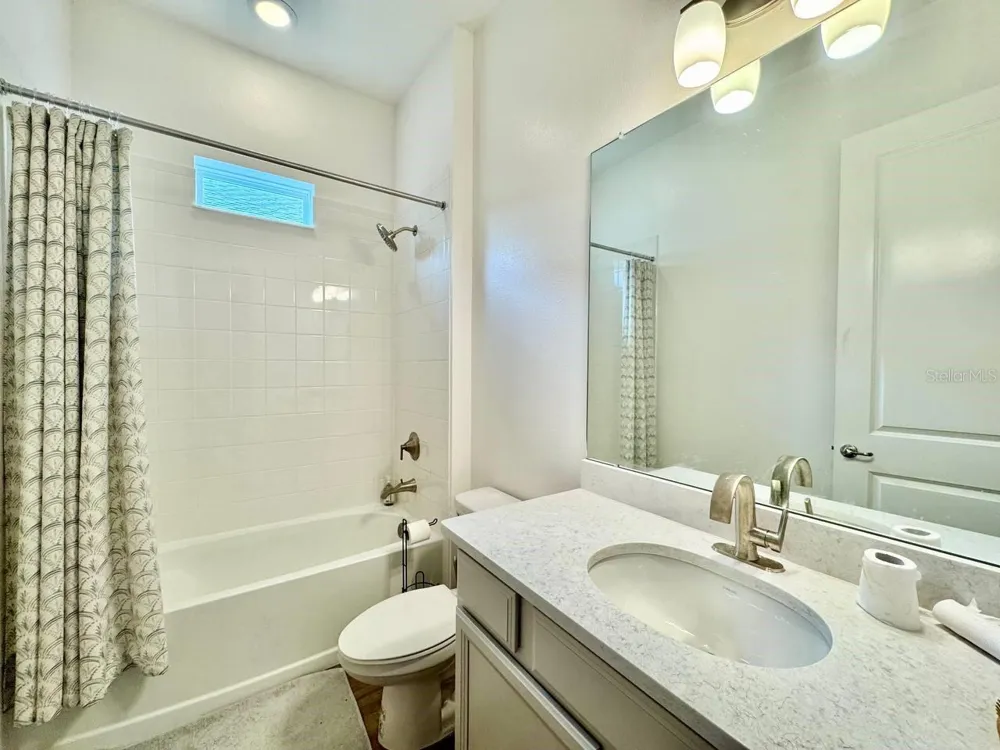 827 WINTERSIDE DRIVE Apollo Beach, FL 33572
