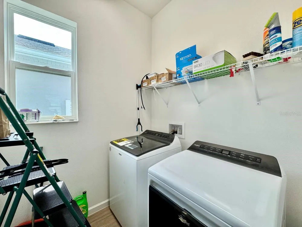 827 WINTERSIDE DRIVE Apollo Beach, FL 33572