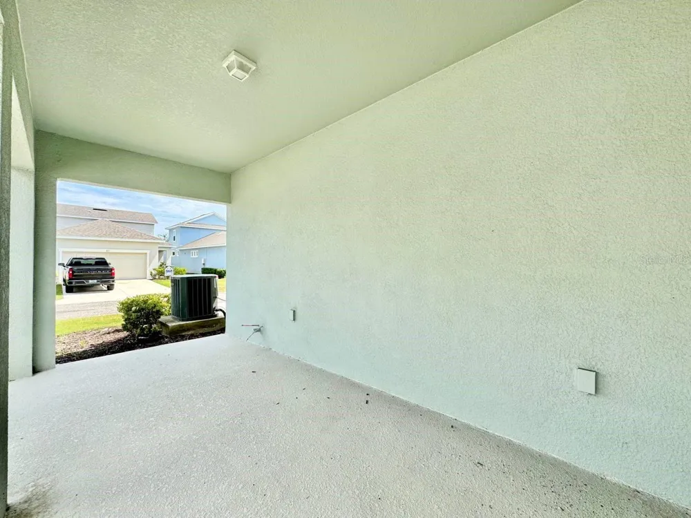 827 WINTERSIDE DRIVE Apollo Beach, FL 33572