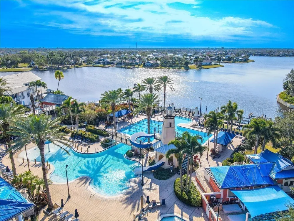 827 WINTERSIDE DRIVE Apollo Beach, FL 33572