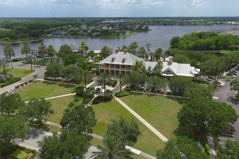 827 WINTERSIDE DRIVE Apollo Beach, FL 33572