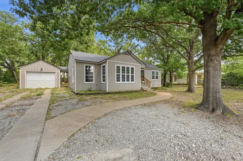 1313 E Lamar Street