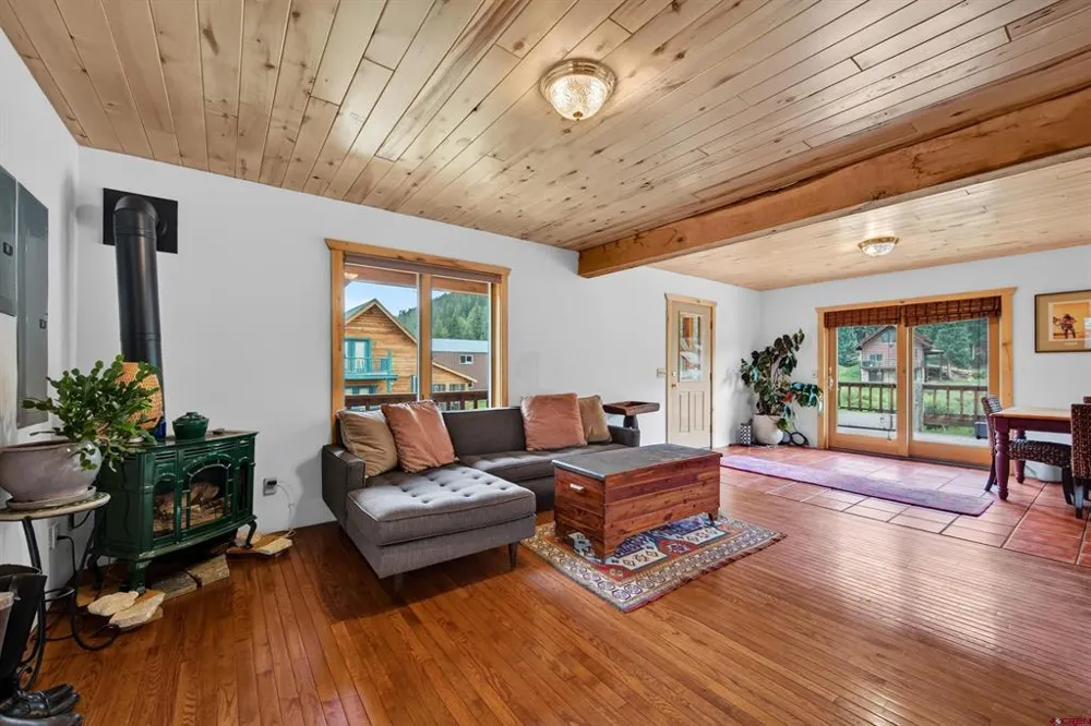 300 Quartz Lane Pitkin, CO 81241