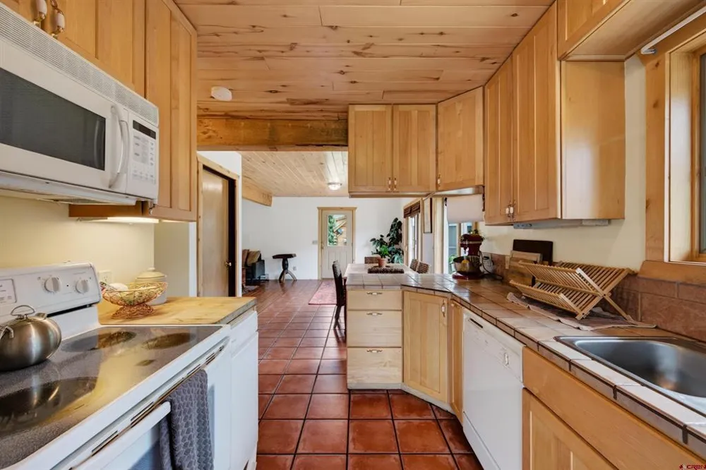 300 Quartz Lane Pitkin, CO 81241
